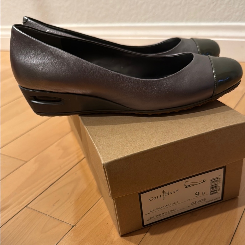 Cole Haan Black and Gray Flats Sleek Design - Picture 3 of 3